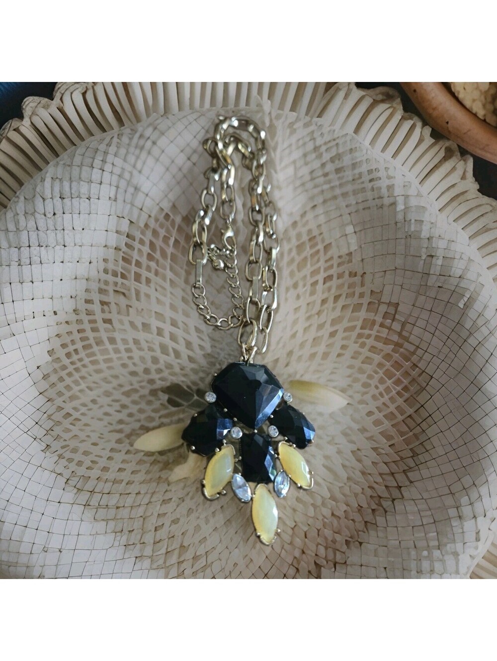Goldtoned Unbranded Necklace Clear, Black * Cream Pendant Runway Style 24 Inches